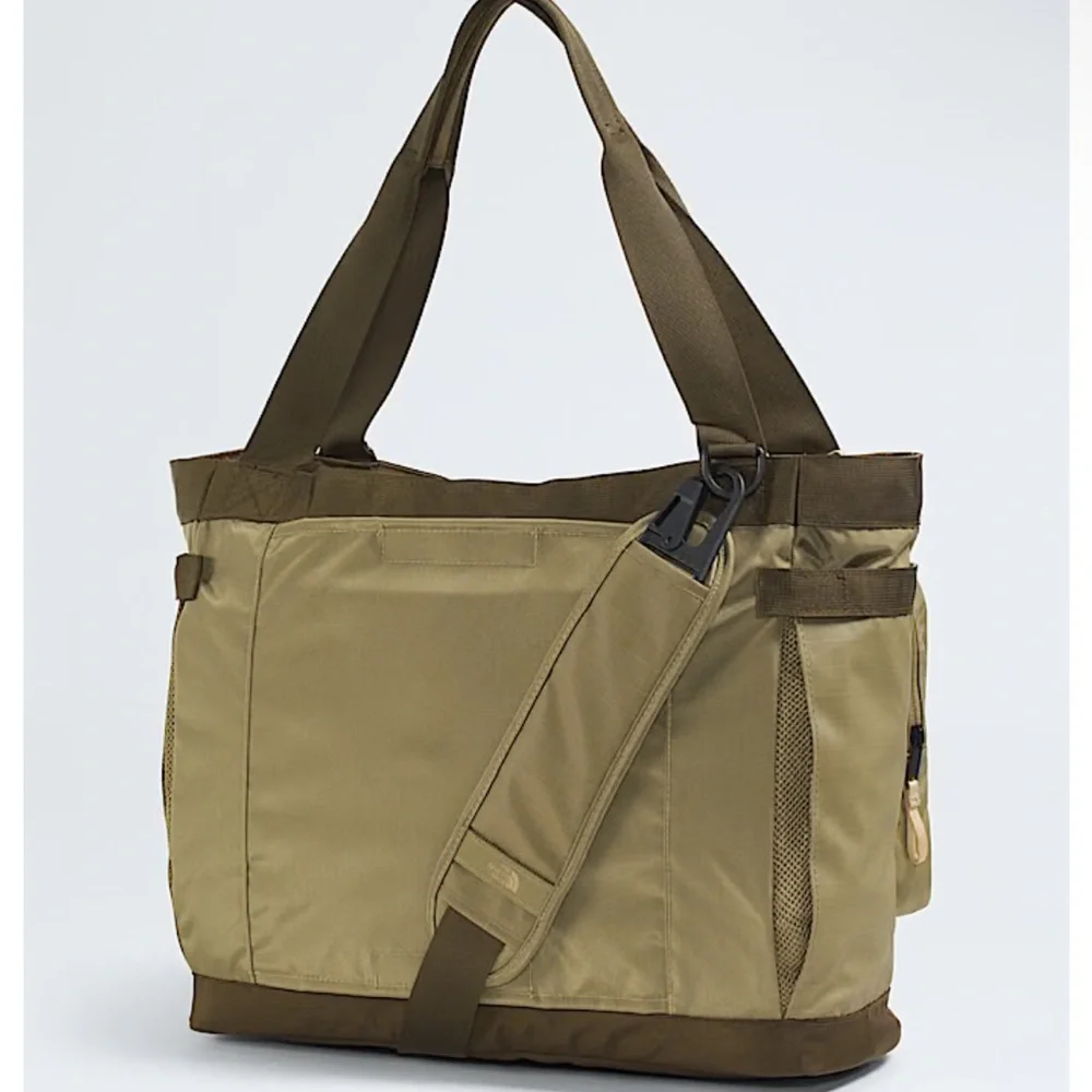 The North Face Base Camp Voyager Tote Bag - Picture 4 of 6